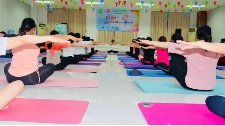 东莞凤岗嘉辉塑胶五金有限公司图片6